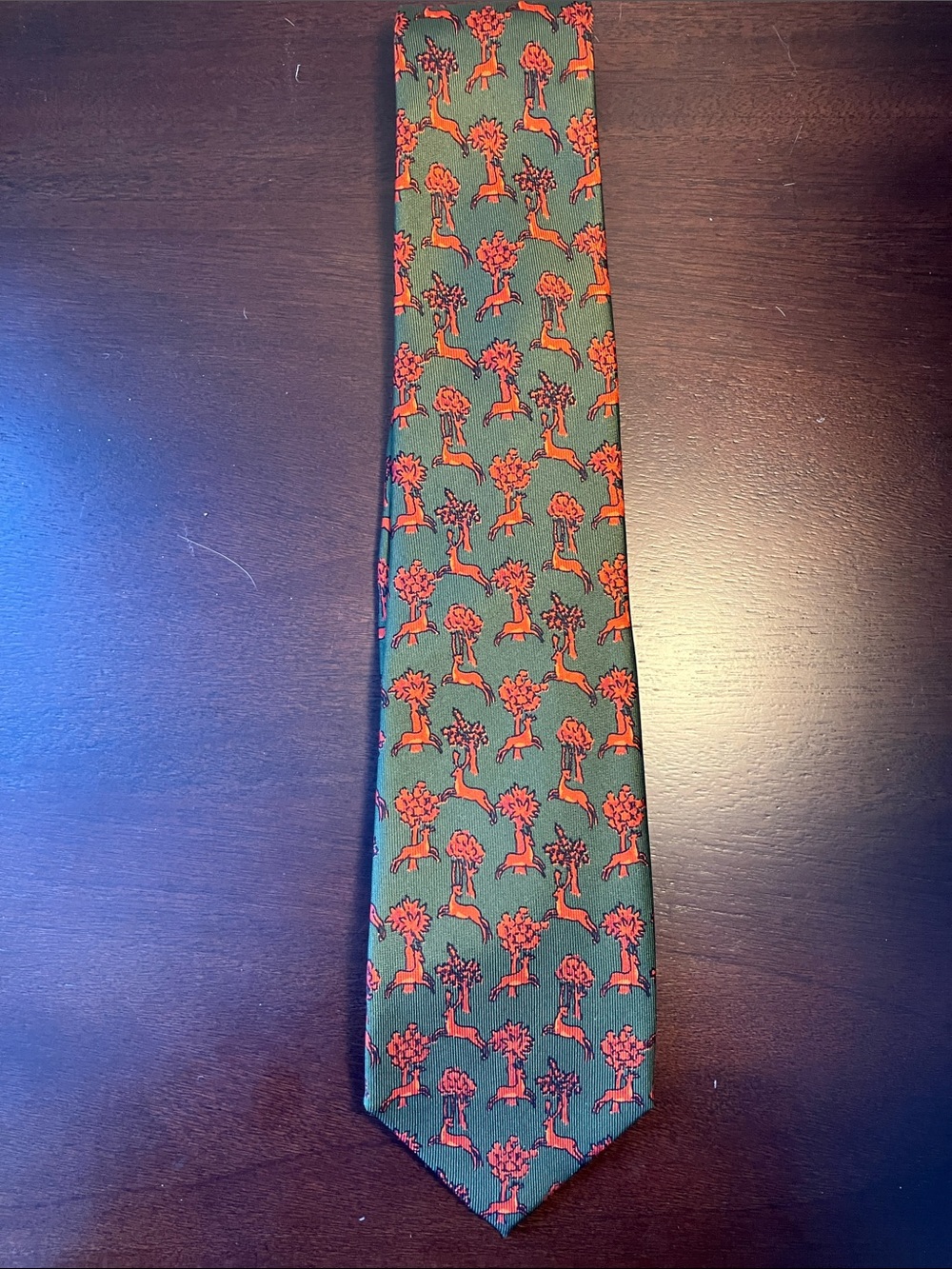 Holland & Holland like new hand made in England silk Men's Tie deer and tree